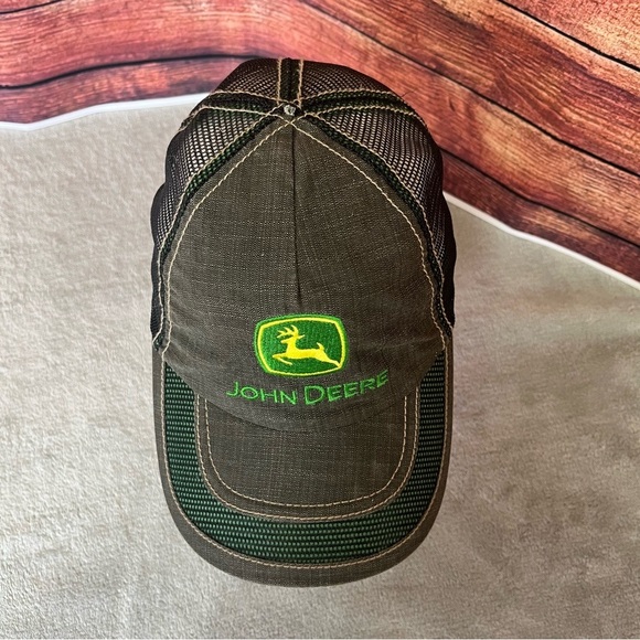 John Deere Dark Grey Mesh Snapback OS Hat Cap Unisex - Picture 2 of 12